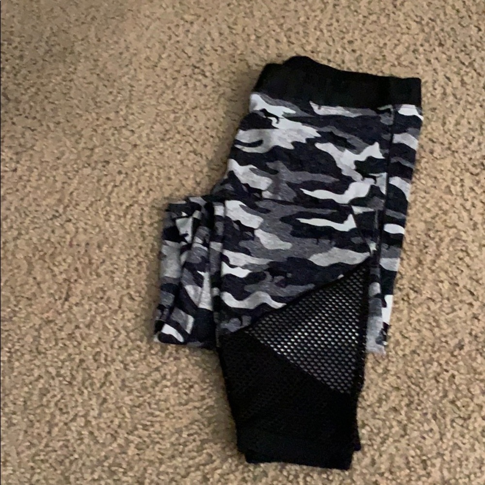 Pink camo leggings